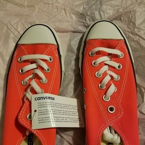 Converse( big kids size 6)